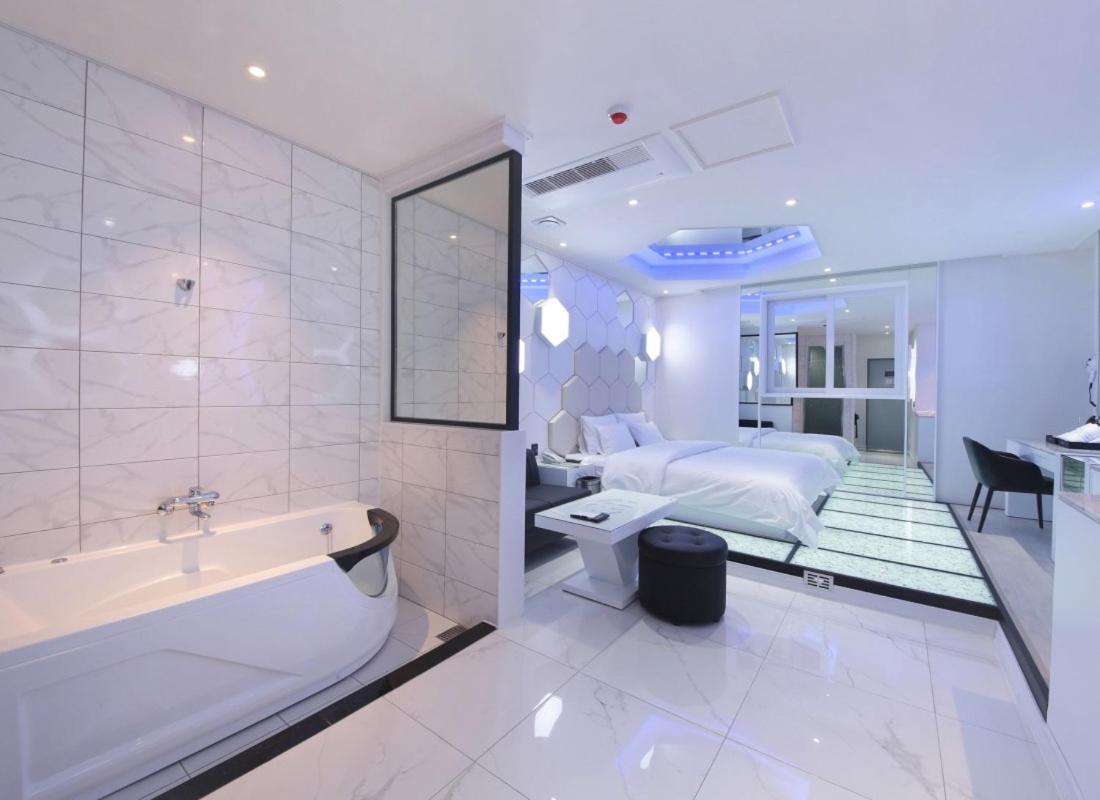 Wj Hotel Pool House ونجو المظهر الخارجي الصورة